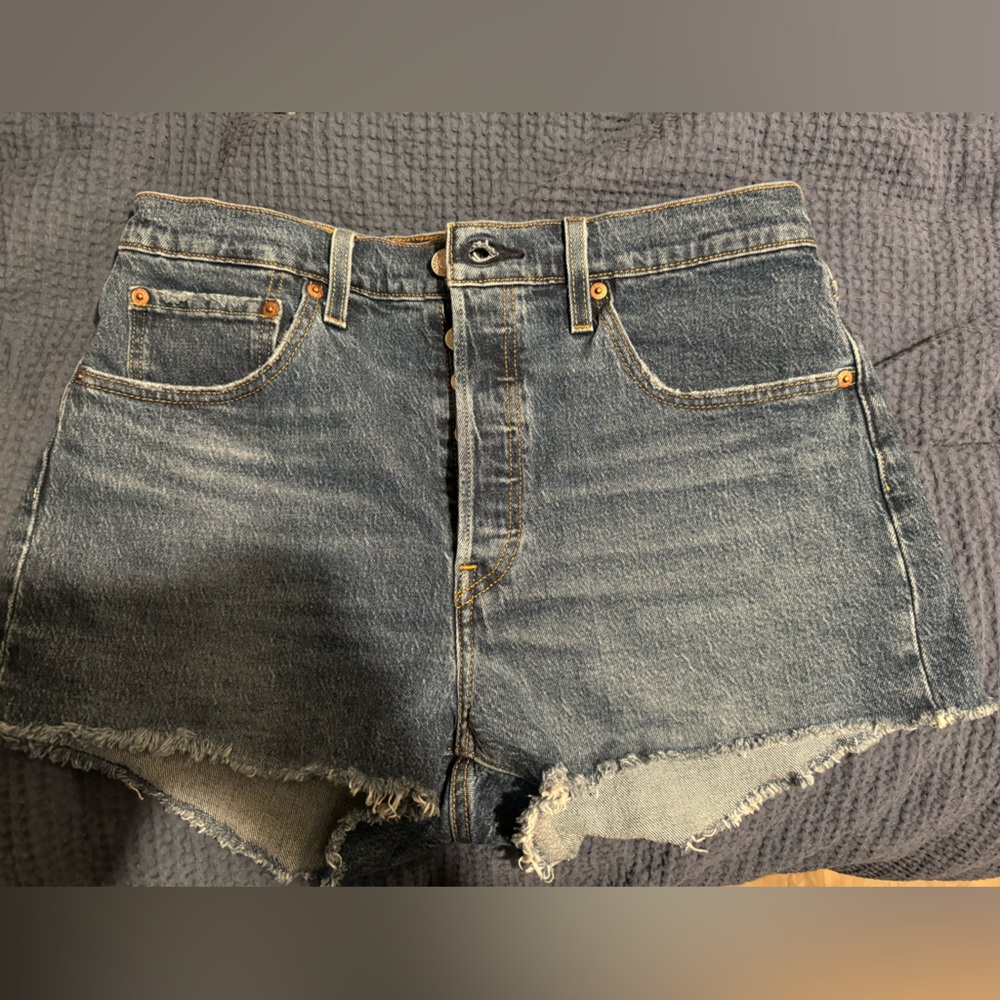 Women’s Levi Jean Shorts 501